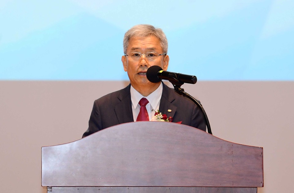 김동철 제22대 한국전력 사장이 20일 오전 전남 나주 본사 1층 한빛홀에서 열린 취임식에서 취임사를 하고 있다.