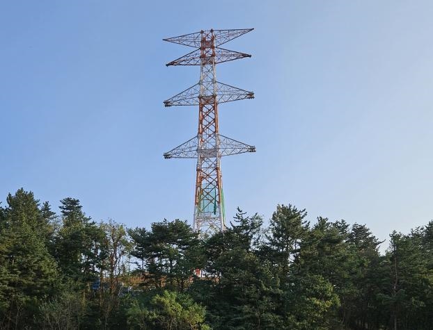 500kV HVDC 동해안-신가평 송전선로 1호 철탑.